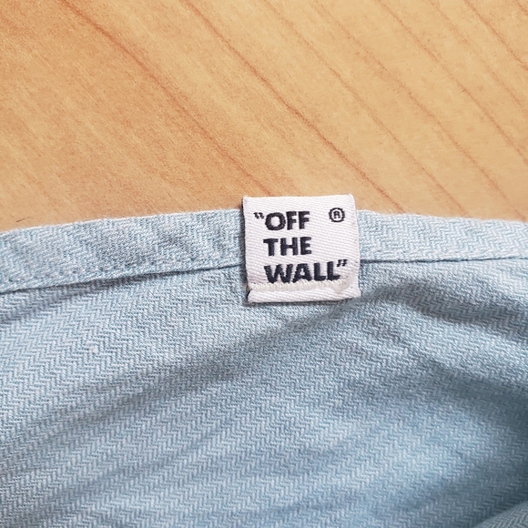 Vans Short Sleeve Light Blue Botton Up Shirt - Picture 3 of 6